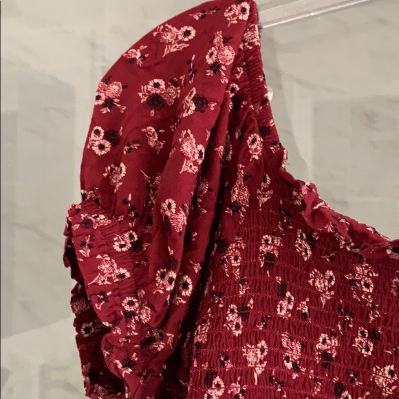 New | Short Sleeve floral crop top - Picture 2 of 6